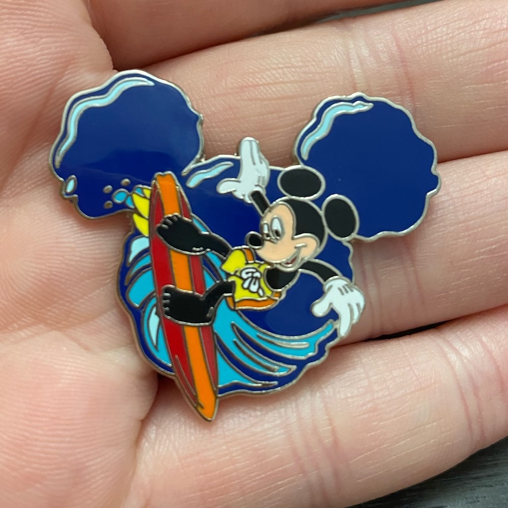 Vintage Disney Mickey Mouse surfing pin